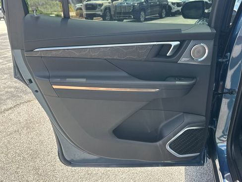 New 2026 Buick Enclave Avenir w/ Super Cruise Package FWD image 22