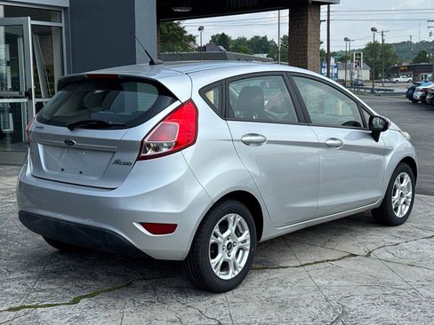 Used 2016 Ford Fiesta SE FWD image 3