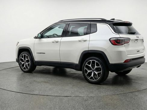 Used 2025 Jeep Compass Limited image 6