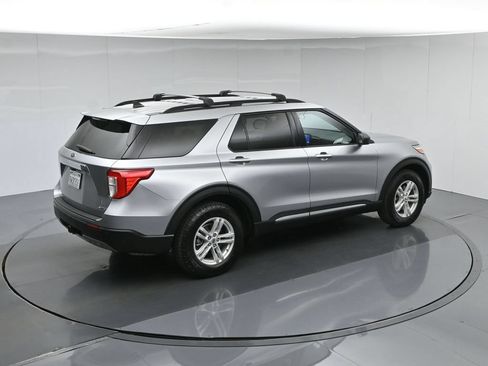 Certified 2021 Ford Explorer XLT w/ Equipment Group 202A AWD/4WD image 46