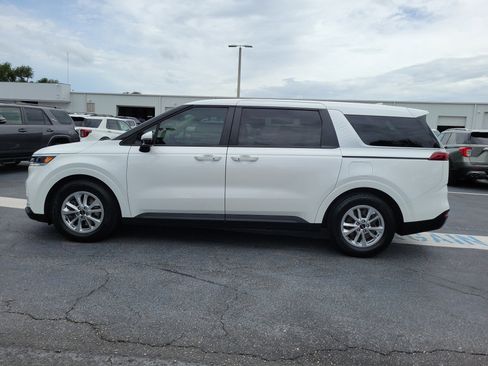 Used 2022 Kia Carnival LX FWD image 6