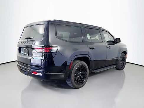 Used 2024 Jeep Wagoneer Series II AWD/4WD image 7
