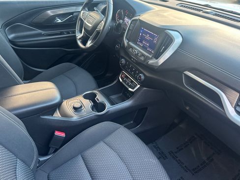 Used 2024 GMC Terrain SLE w/ Elevation Edition image 20