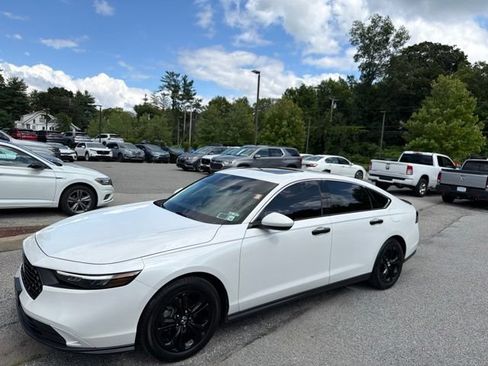 Used 2024 Honda Accord EX image 2