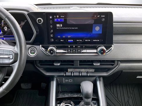 Used 2023 Chevrolet Colorado Trail Boss w/ Technology Package image 11