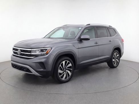 Used 2024 Volkswagen Atlas SE AWD/4WD image 3