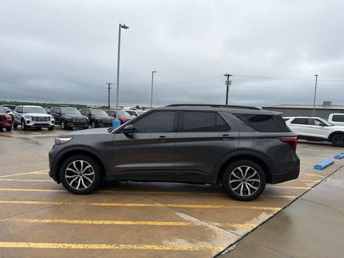 Used 2020 Ford Explorer ST w/ Premium Technology Package AWD/4WD image 4