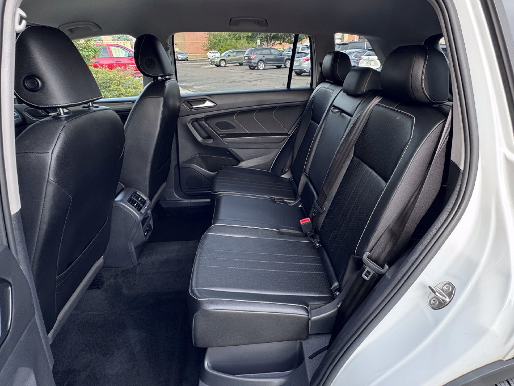 Used 2023 Volkswagen Tiguan SE AWD/4WD image 34