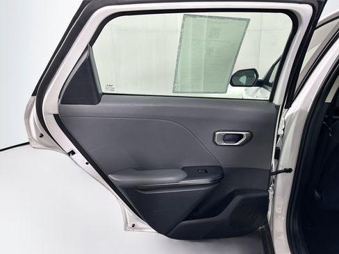 Used 2025 Kia K4 LXS FWD image 26