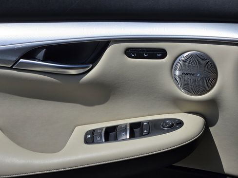 Used 2021 INFINITI QX50 Sensory image 33