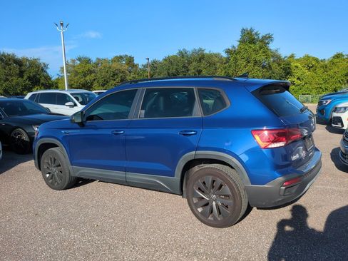Certified 2022 Volkswagen Taos S FWD image 3