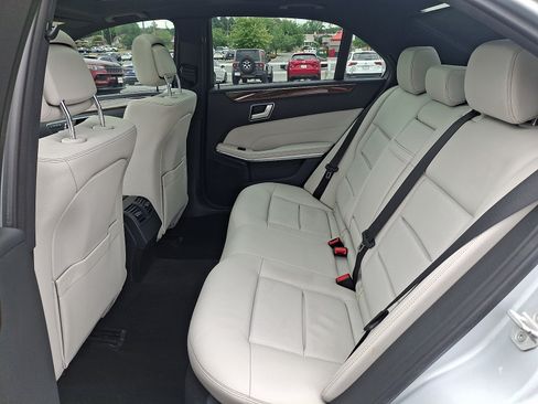 Used 2016 Mercedes-Benz E 350 4MATIC Sedan w/ Premium Package image 10