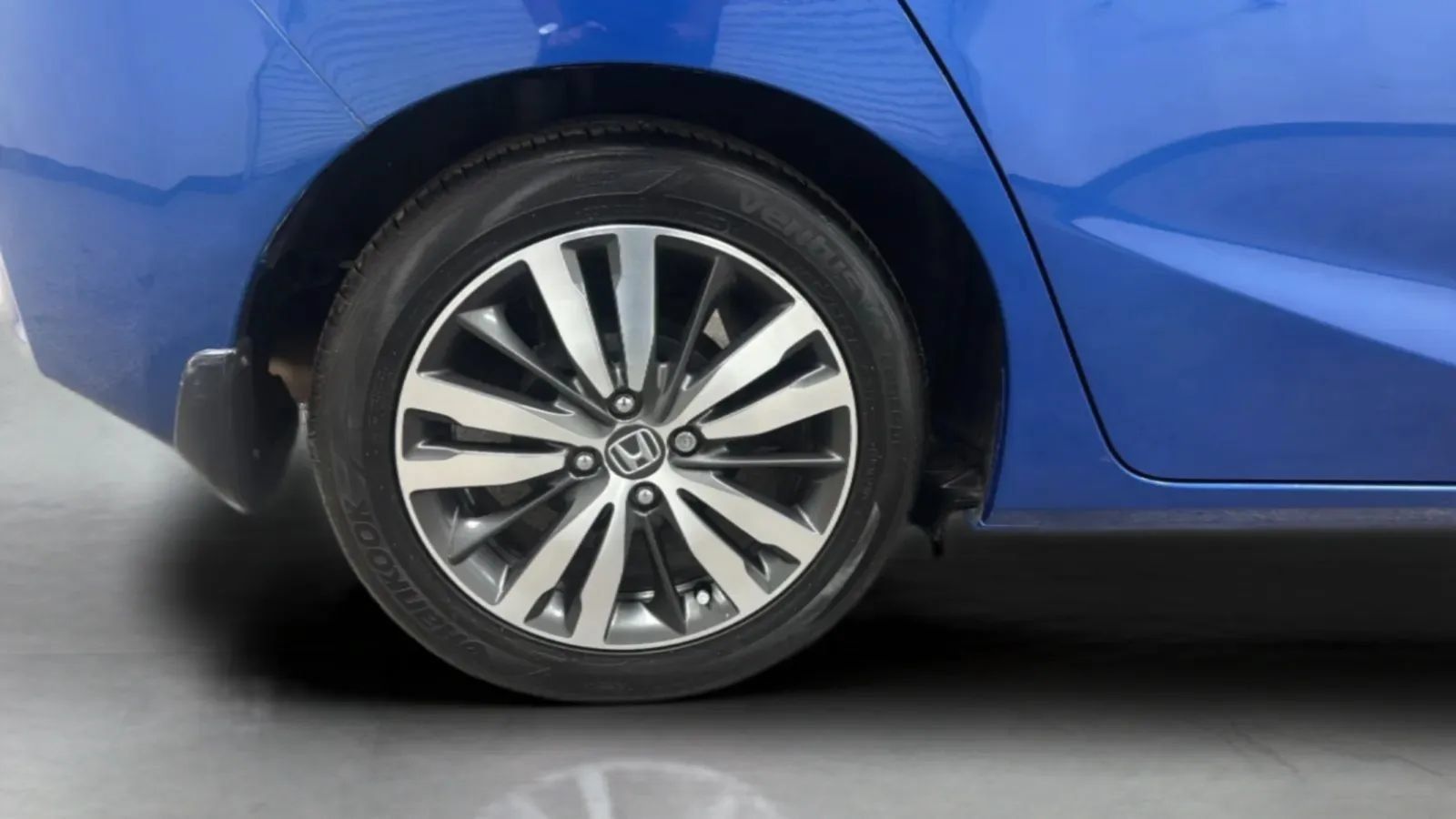 Used 2016 Honda Fit EX image 30