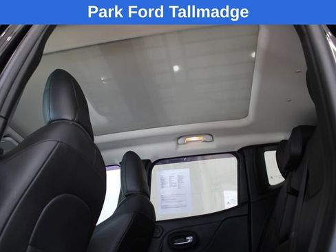 Used 2019 Jeep Renegade Trailhawk image 21