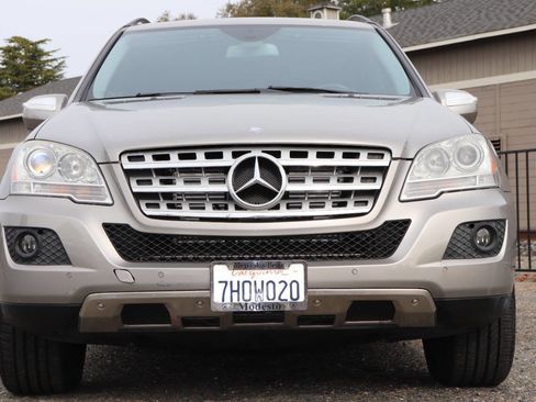 Used 2009 Mercedes-Benz ML 320 BlueTEC 4MATIC image 3