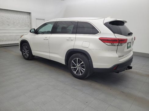 Used 2017 Toyota Highlander XLE image 3