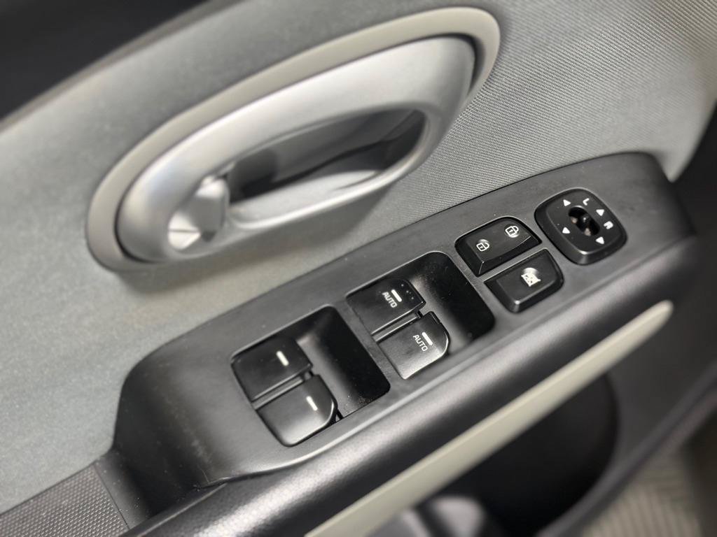 Used 2016 Kia Soul + FWD image 28