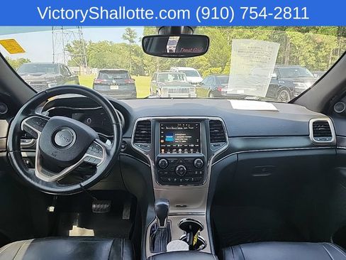 Used 2017 Jeep Grand Cherokee Limited AWD/4WD image 4