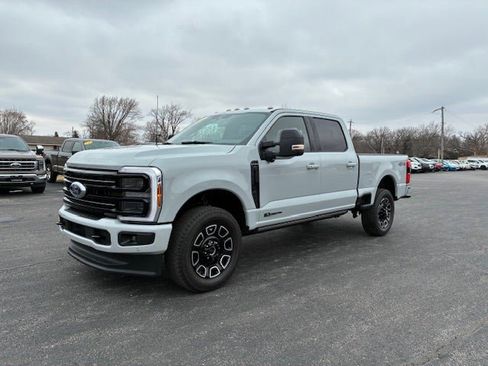 Used 2025 Ford F250 Platinum AWD/4WD image 1