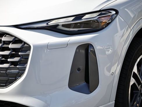 New 2025 Audi Q5 Premium image 11