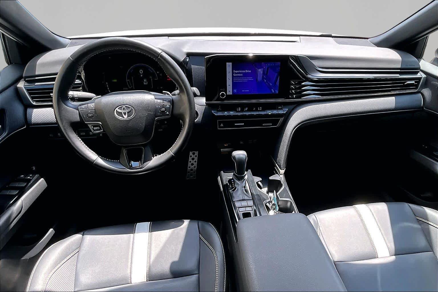 Used 2025 Toyota Camry SE FWD image 16