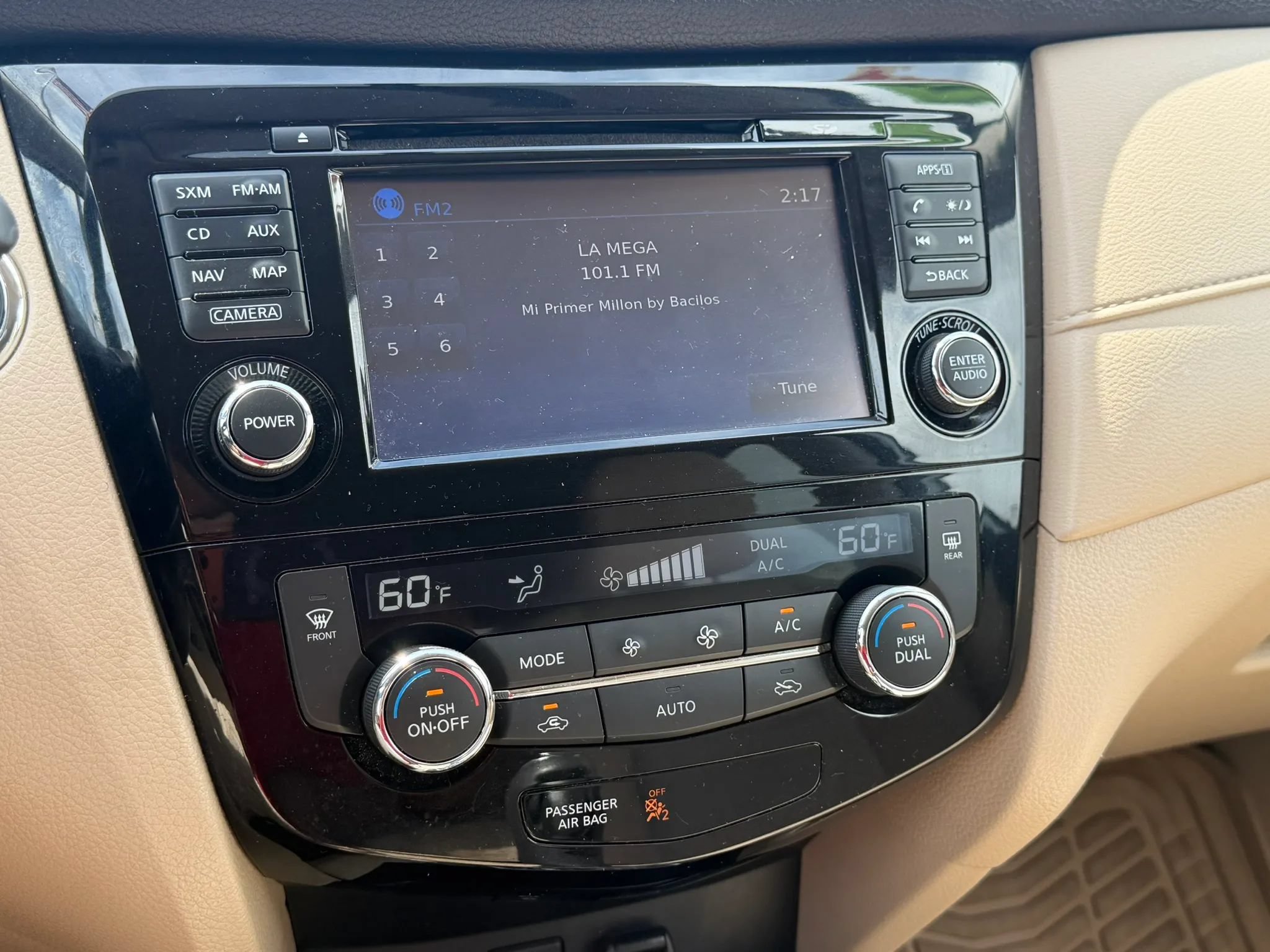 Used 2017 Nissan Rogue SV w/ SV Premium Package FWD image 19