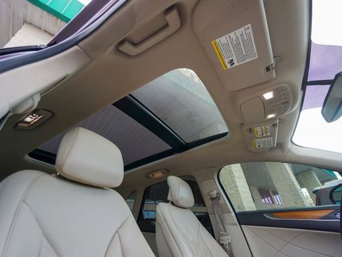 Used 2017 Lincoln MKC Select w/ Select Plus Package image 28