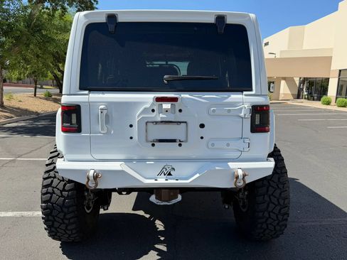 Used 2022 Jeep Wrangler Unlimited Rubicon w/ LED Lighting Group AWD/4WD image 8