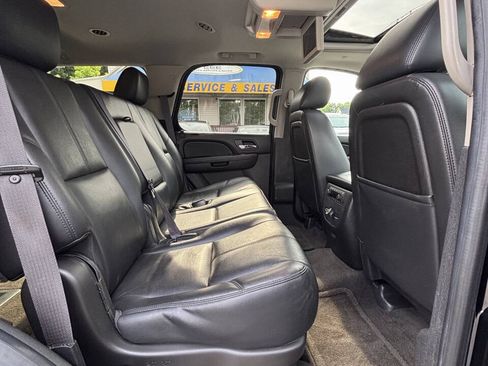 Used 2013 Chevrolet Tahoe LT w/ Luxury Package AWD/4WD image 19