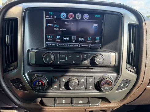 Used 2018 Chevrolet Silverado 1500 LTZ AWD/4WD image 13