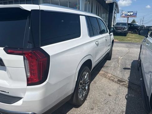 Certified 2024 GMC Yukon XL Denali Ultimate AWD/4WD image 3