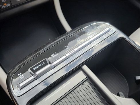 New 2025 Hyundai Tucson Limited image 33