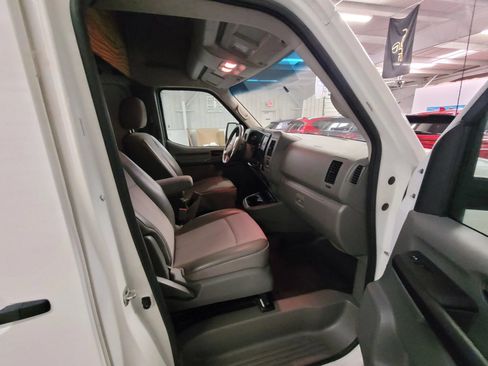 Used 2019 Nissan NV 2500 S RWD image 27
