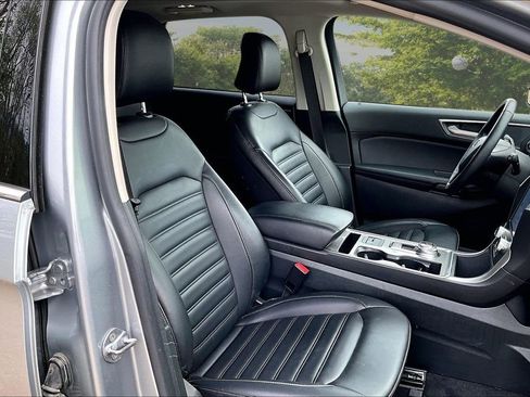Certified 2024 Ford Edge SEL w/ Convenience Package AWD/4WD image 7