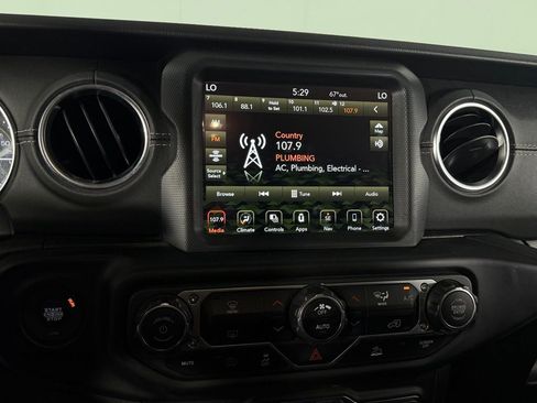 Used 2022 Jeep Wrangler Unlimited Sahara AWD/4WD image 44