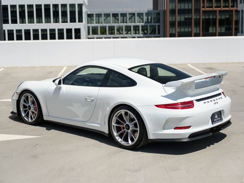 Used 2015 Porsche 911 GT3 RWD image 32