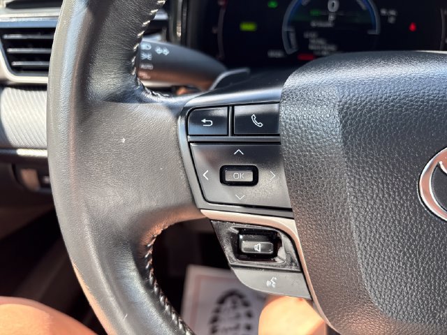 Used 2025 Toyota Camry SE FWD image 11