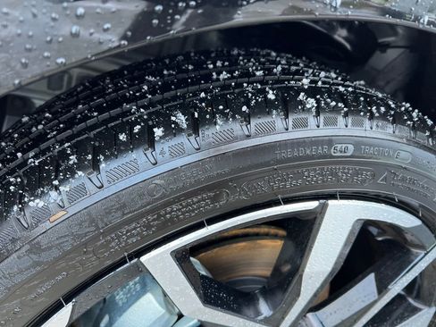 New 2026 Toyota Prius Plug-In Hybrid image 28