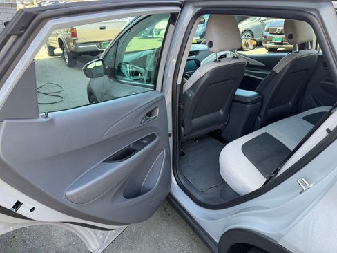 Used 2021 Chevrolet Bolt LT image 41