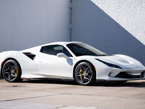 Used 2023 Ferrari F8 Tributo image 8