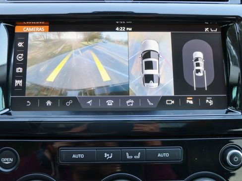 Used 2017 Land Rover Discovery First Edition image 45