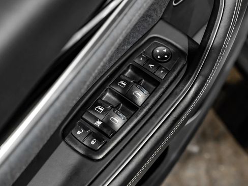 Used 2018 Maserati Levante S GranLusso AWD/4WD image 34