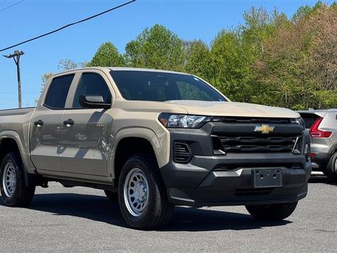Used 2024 Chevrolet Colorado W/T image 6
