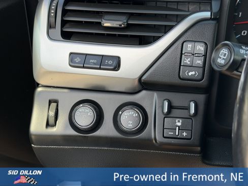 Used 2020 Chevrolet Suburban Premier w/ Premier Plus Edition image 13