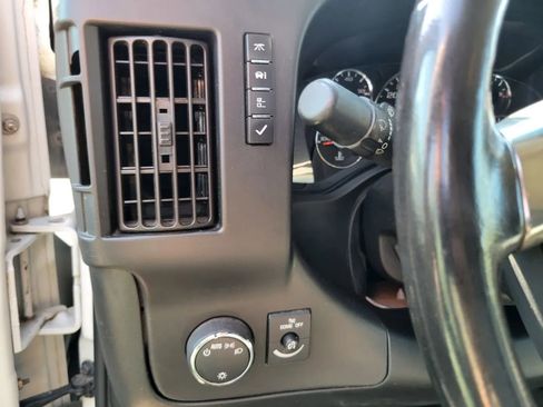 Used 2019 Chevrolet Express 3500 Extended w/ Driver Convenience Package image 15