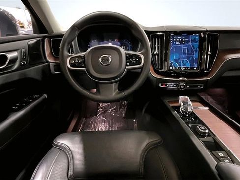 Certified 2023 Volvo XC60 B5 Ultimate w/ Climate Package image 6