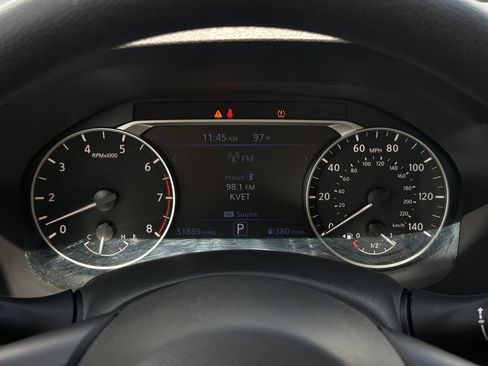 Used 2025 Nissan Altima 2.5 SV FWD image 13