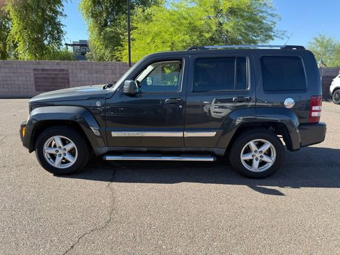 Used 2011 Jeep Liberty Limited w/ Chrome Accents Group image 8