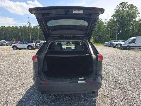 Used 2019 Toyota RAV4 XLE Premium FWD image 7
