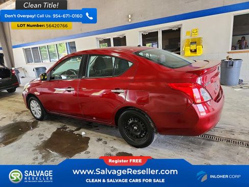 Used 2014 Nissan Versa SV FWD image 3